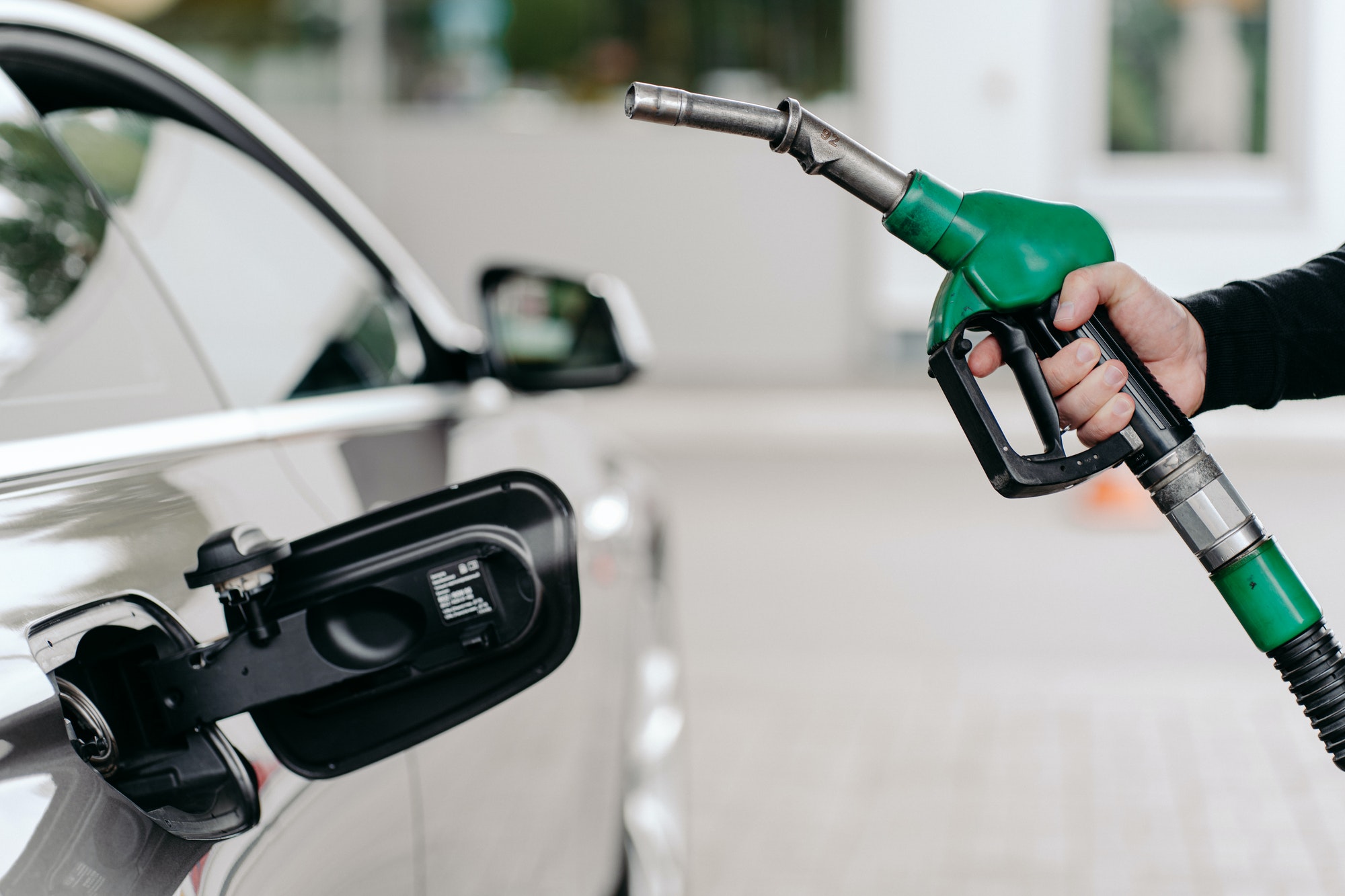 Fueling up your tank. Prepaid tank for car rental