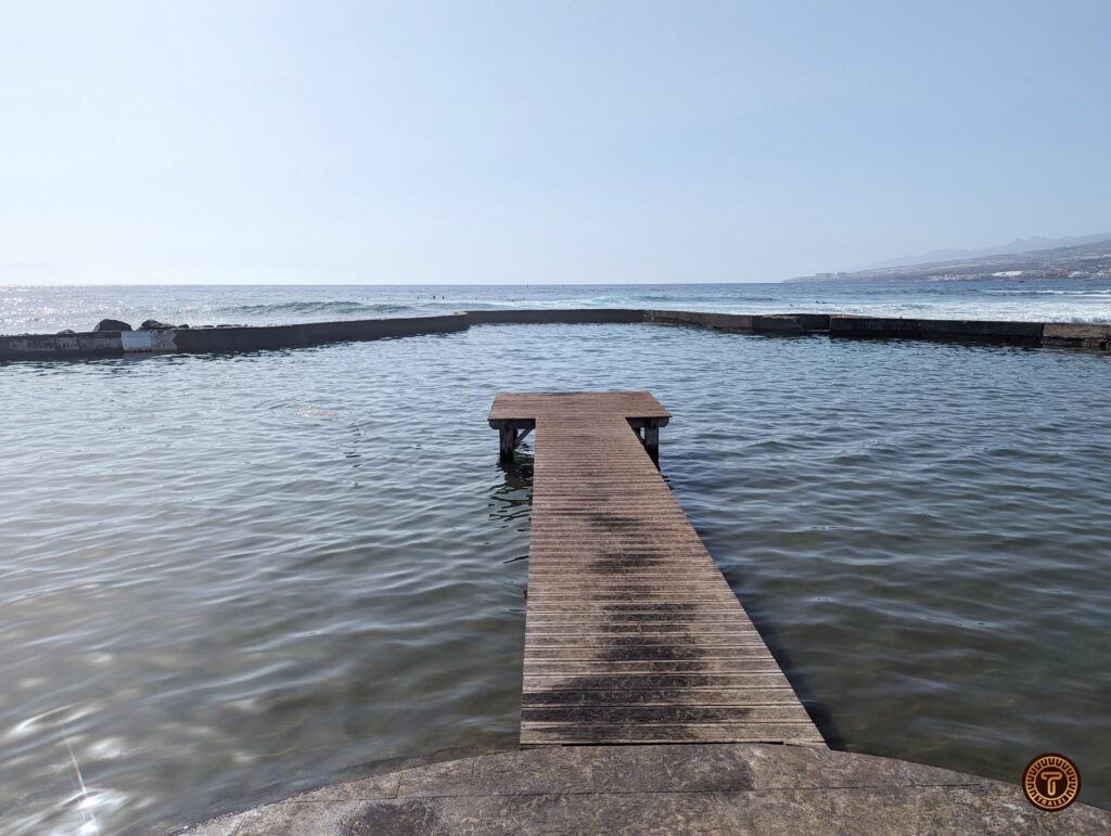 La Piscina - Piscina Naturale en Arona, Tenerife - Tralei