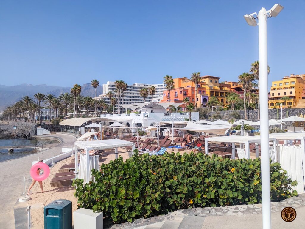 La Piscina - Piscina Naturale en Arona, Tenerife - Tralei