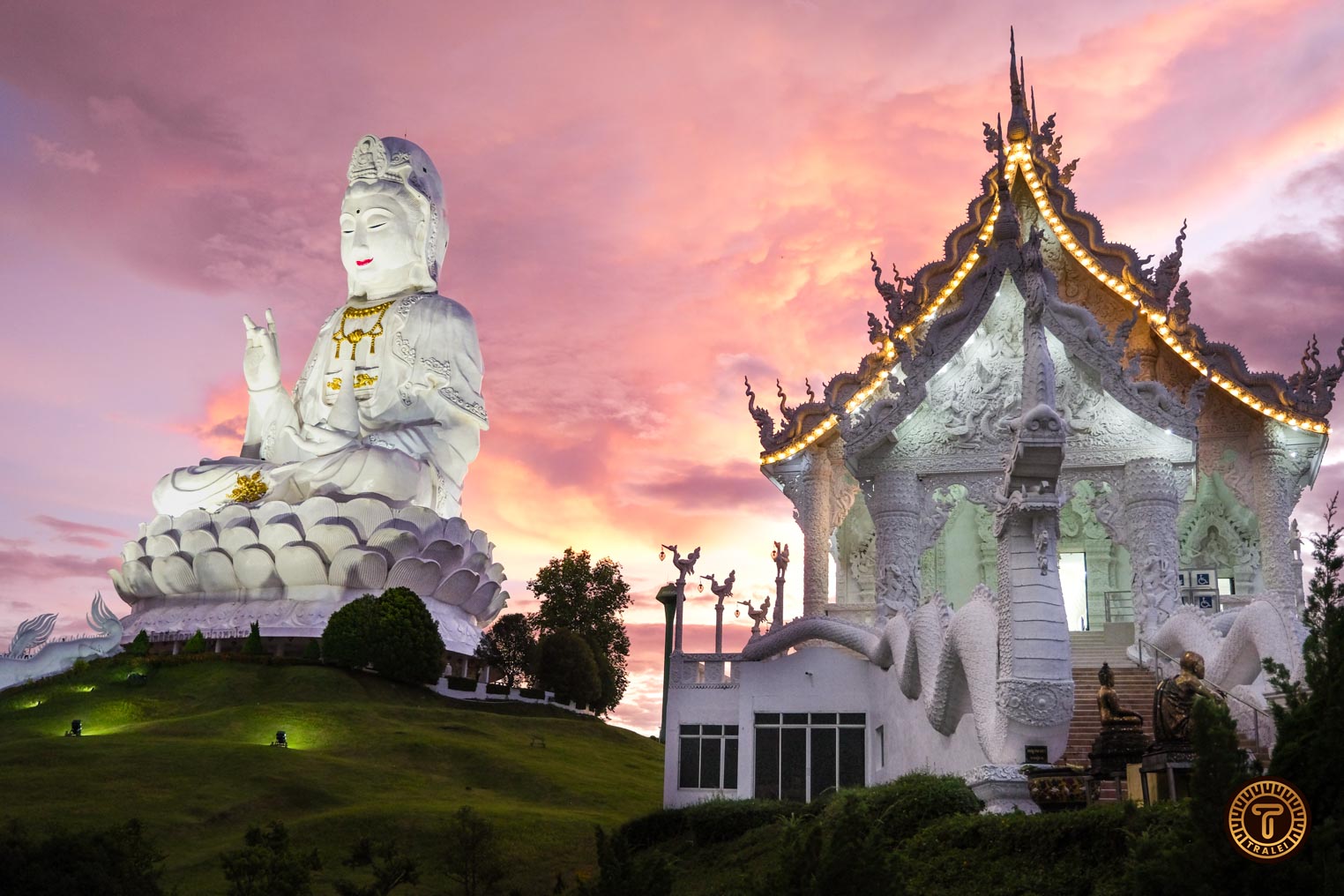 suntet view of Wat Huay Pla Kang temple -Tralei, Chiang Rai